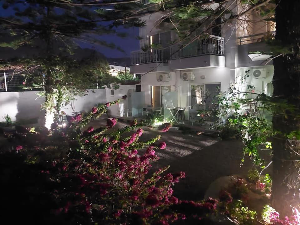 George Beach Studios Pefki Dış mekan fotoğraf