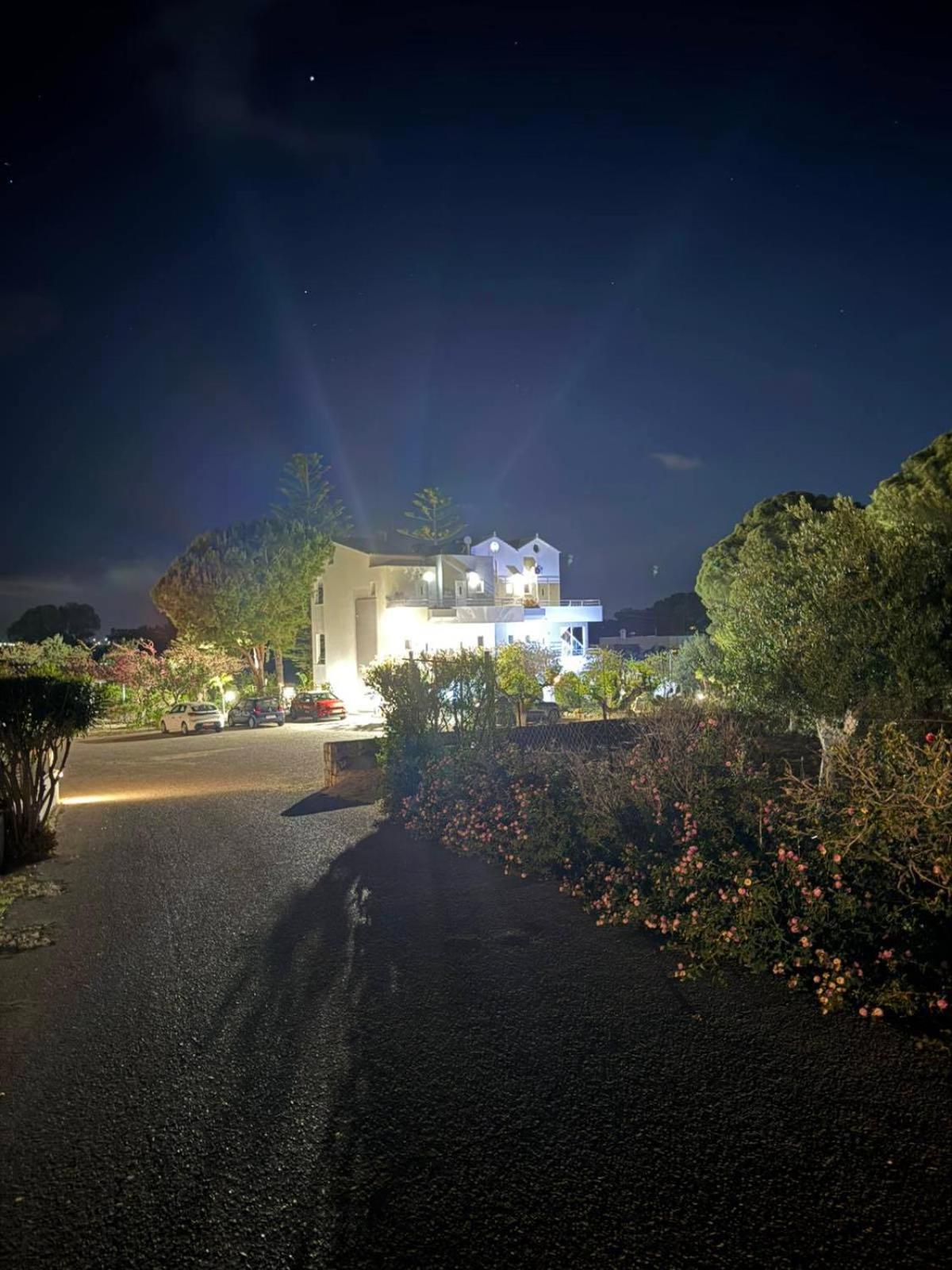 George Beach Studios Pefki Dış mekan fotoğraf